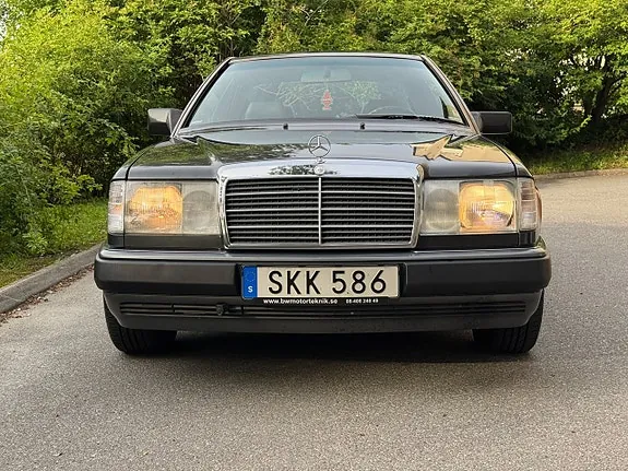 Mercedes-Benz 300 Ce-24 1992 photo 2