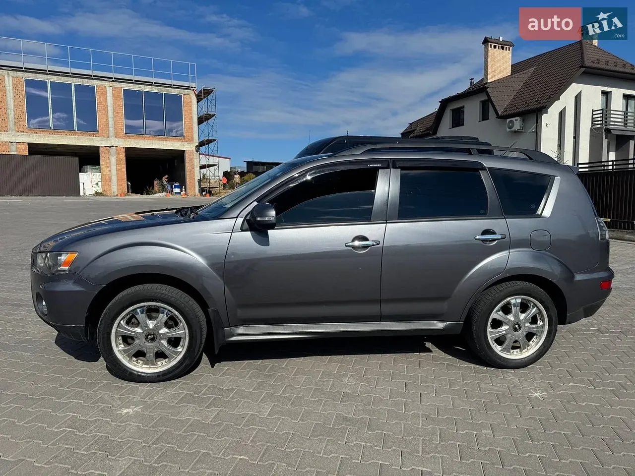 Mitsubishi Outlander 2011 photo 4
