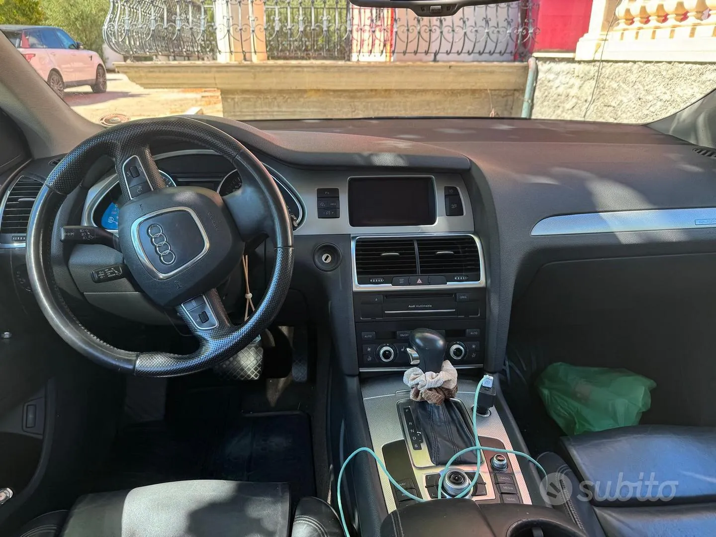 Audi Q7 2010 photo 4
