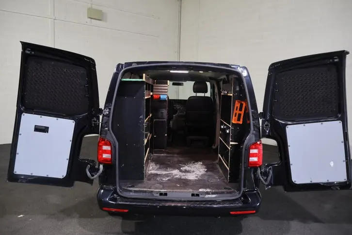Volkswagen Transporter 2018 photo 3