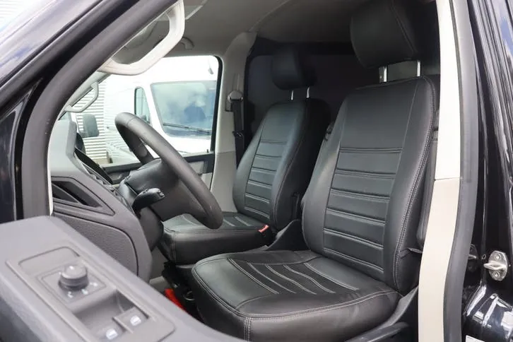 Volkswagen Transporter 2018 photo 2
