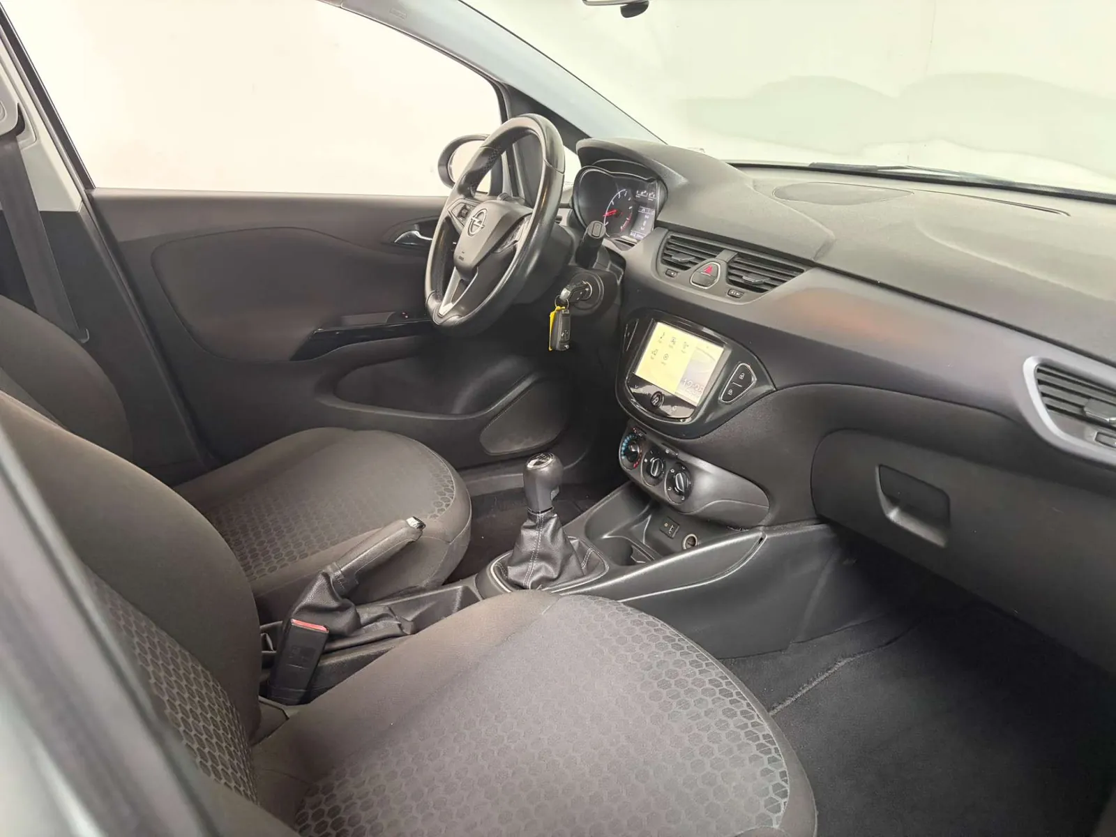 Opel Corsa 2015 photo 3