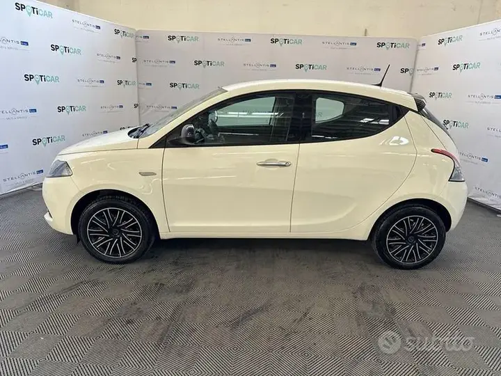 Lancia Ypsilon 2023 photo 2