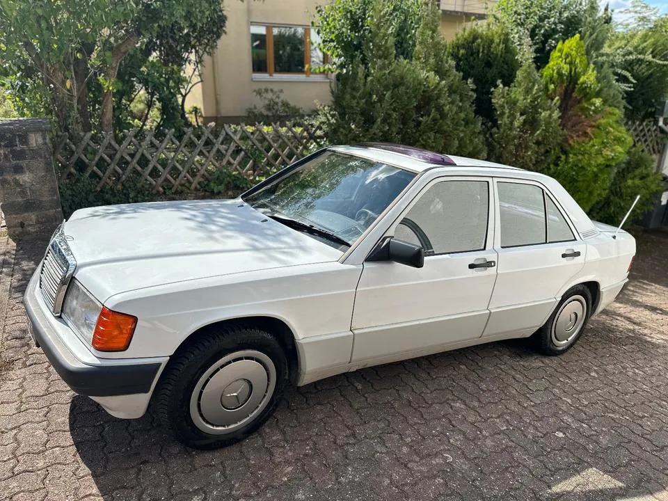 Mercedes-Benz 190 D