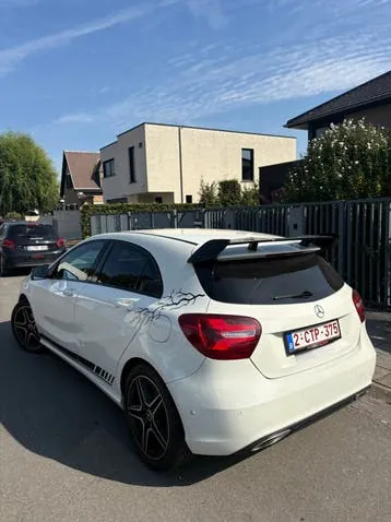 Mercedes-Benz A180