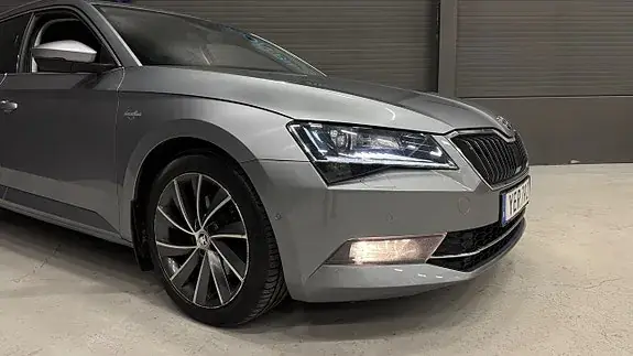 Skoda Superb 2017 photo 3