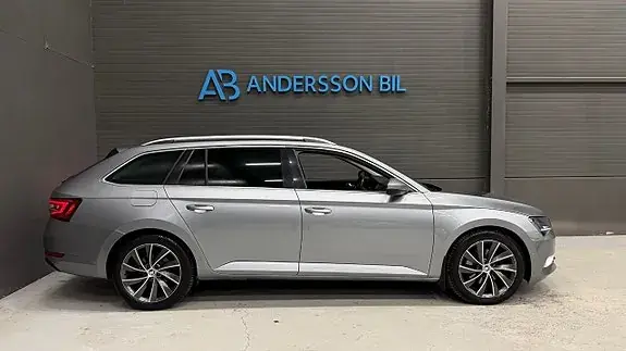Skoda Superb 2017 photo 5