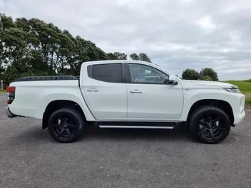 Mitsubishi Triton 2021 photo 3