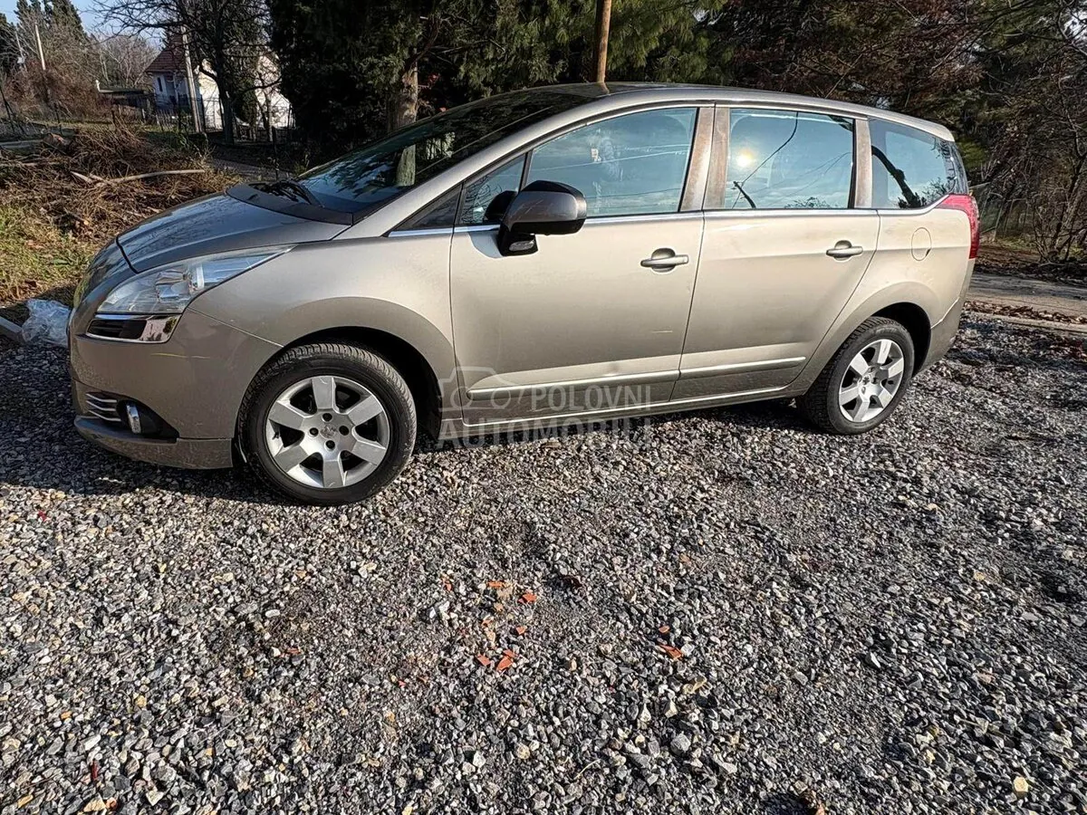 Peugeot 5008 2012 photo 4