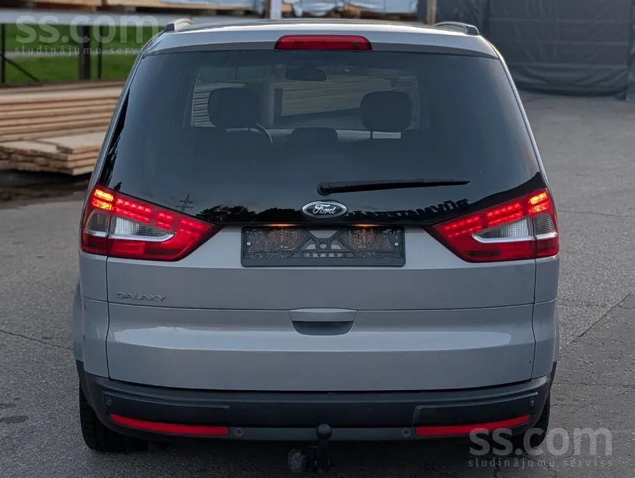 Ford Galaxy 2011 photo 5