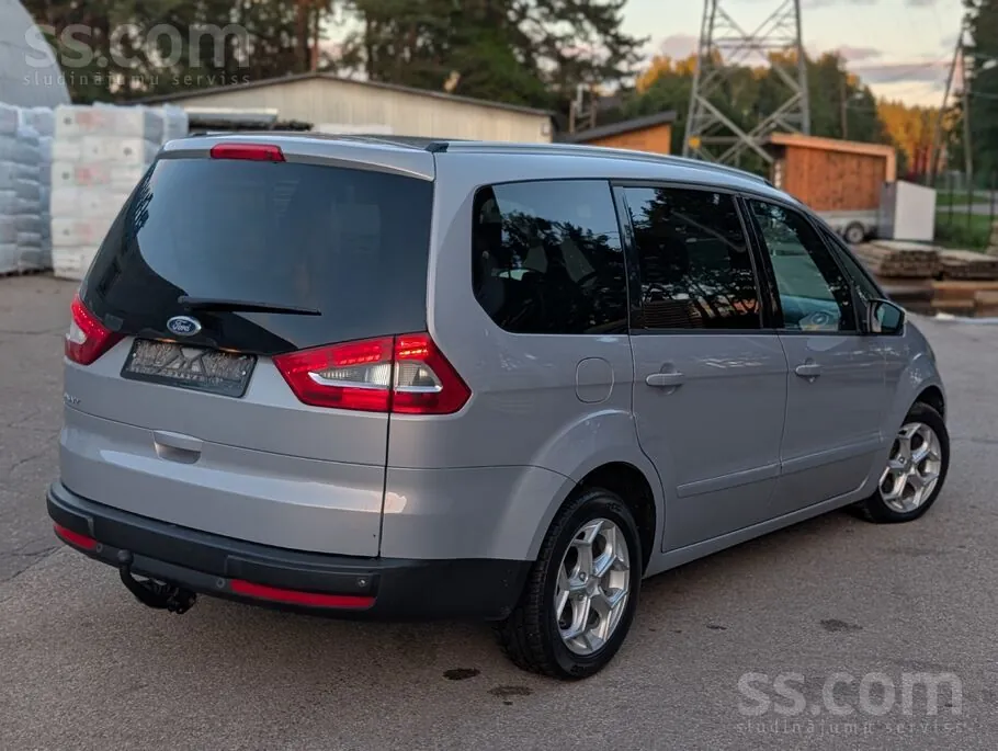 Ford Galaxy 2011 photo 2