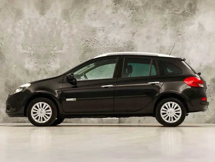 Renault Clio 2011 photo 2
