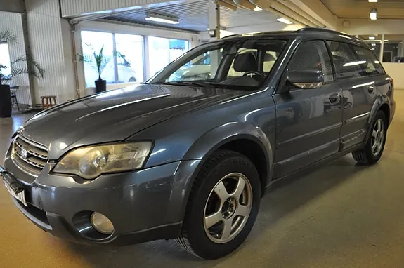 Subaru Outback 2004 photo 2
