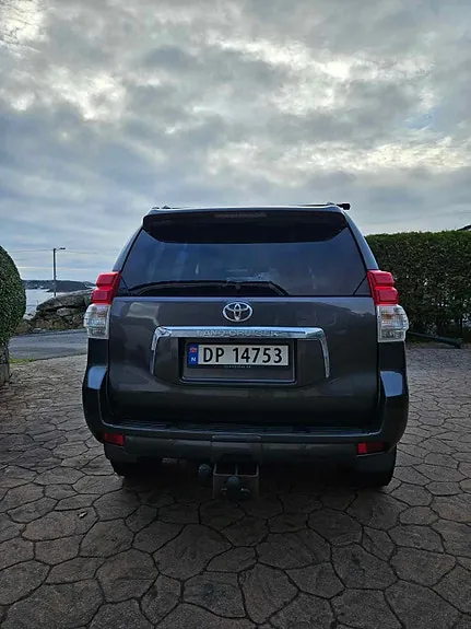 Toyota Land Cruiser 2012 photo 3