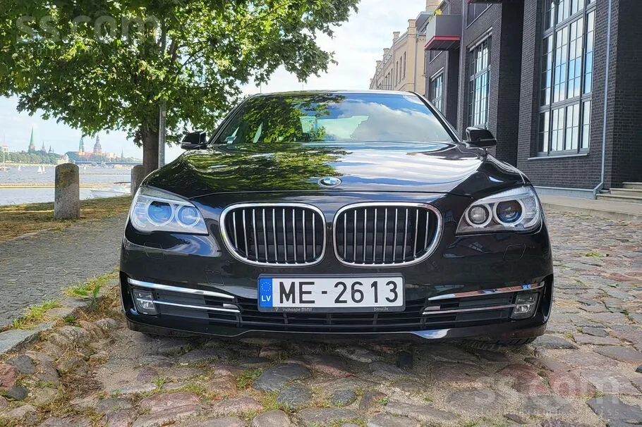 BMW 730D 2012 photo 3