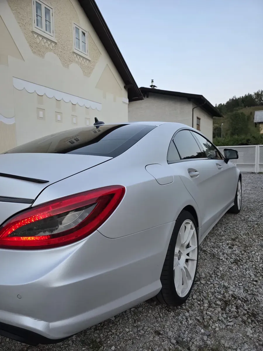 Mercedes-Benz Cls-Class 2011 photo 2