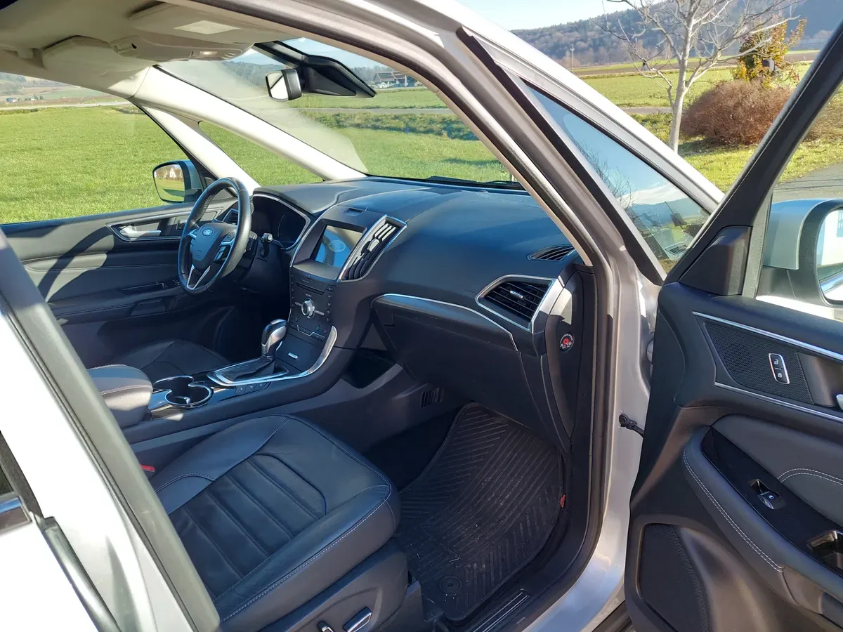 Ford Galaxy 2017 photo 3