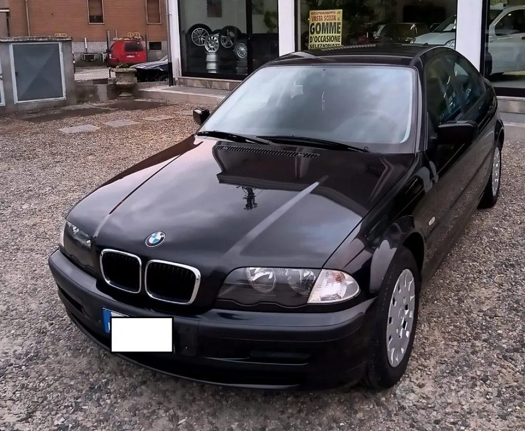 BMW 318I