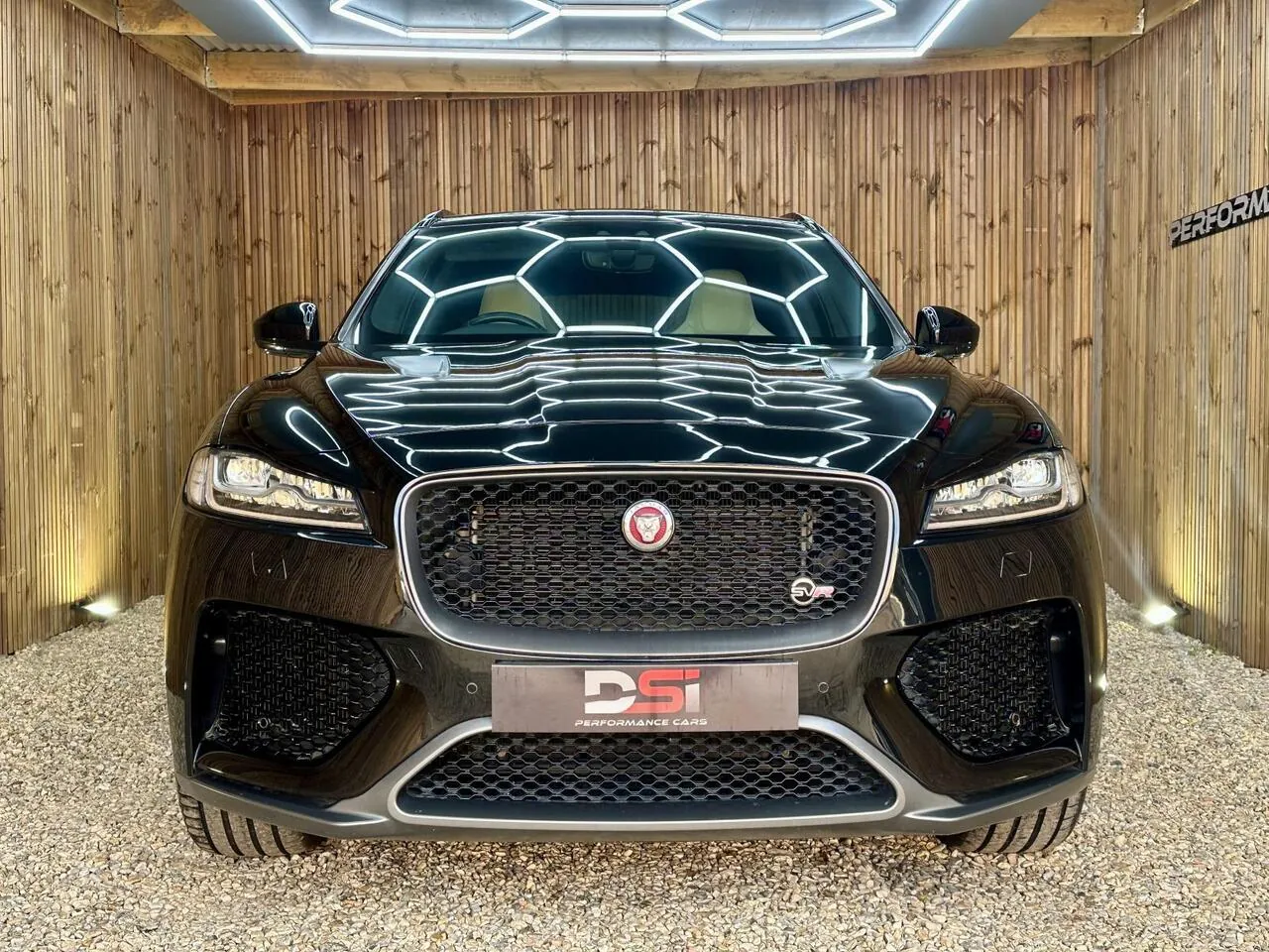 Jaguar F-Pace 2019 photo 2
