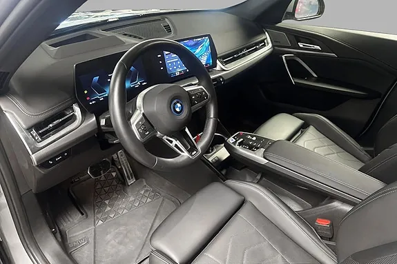 BMW Ix1 2026 photo 5