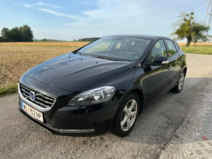 Volvo V40 2015 photo 2