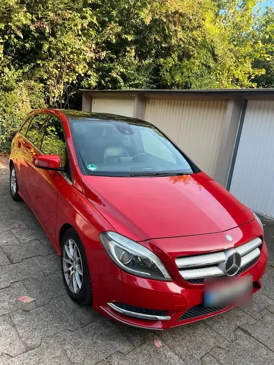 Mercedes-Benz B 200