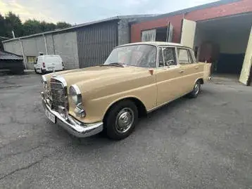 Mercedes-Benz 190
