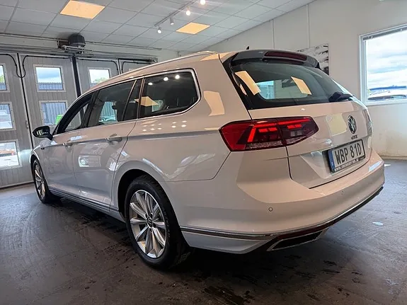Volkswagen Passat 2022 photo 3