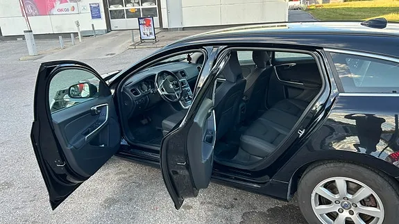 Volvo V60 2014 photo 2