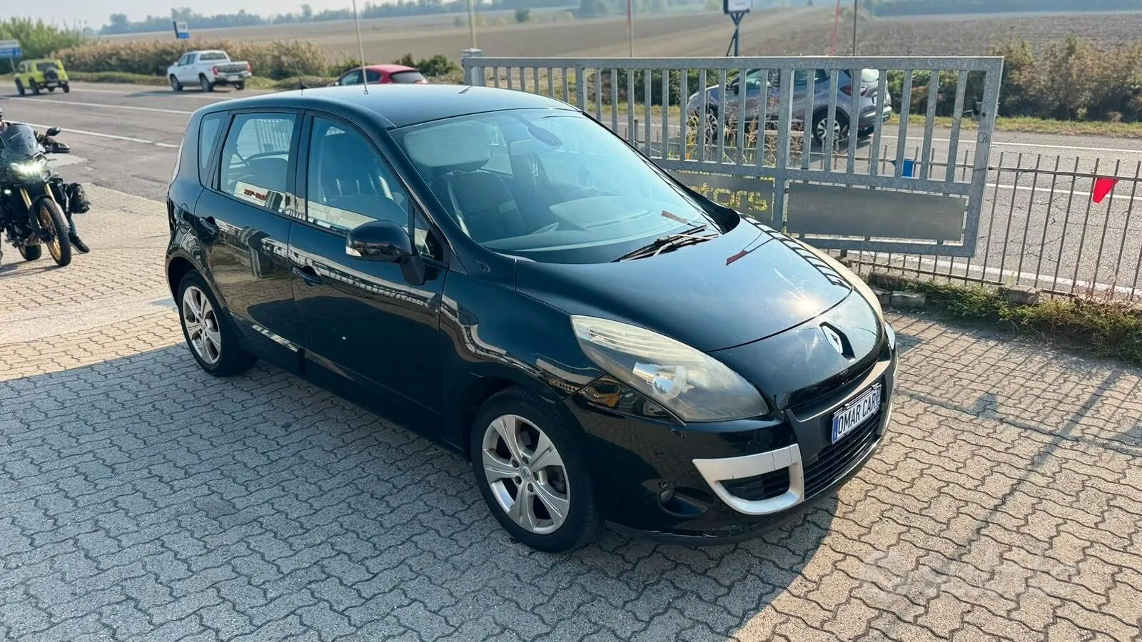Renault Scenic 2012 photo 4
