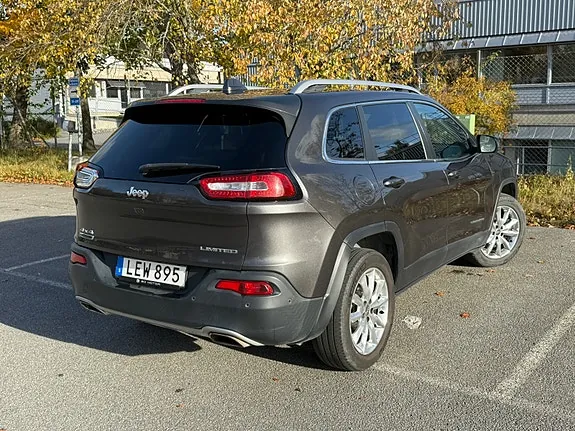 Jeep Cherokee 2016 photo 3