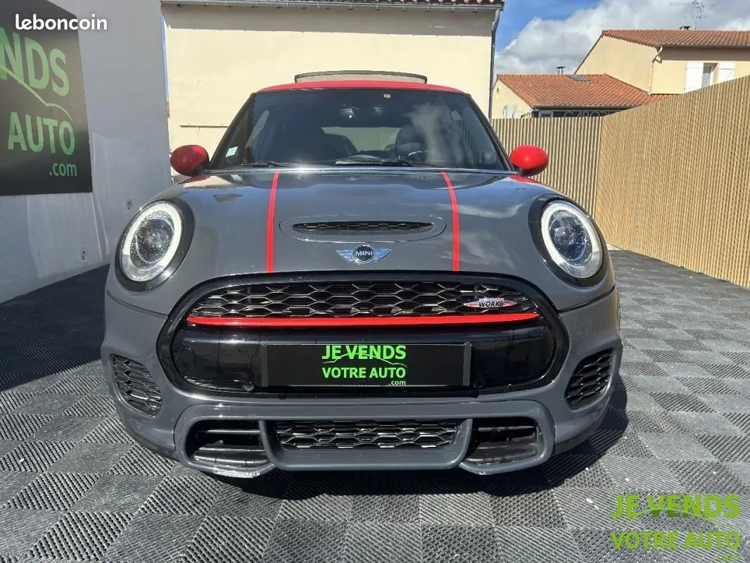 Mini John Cooper Works 2017 photo 3
