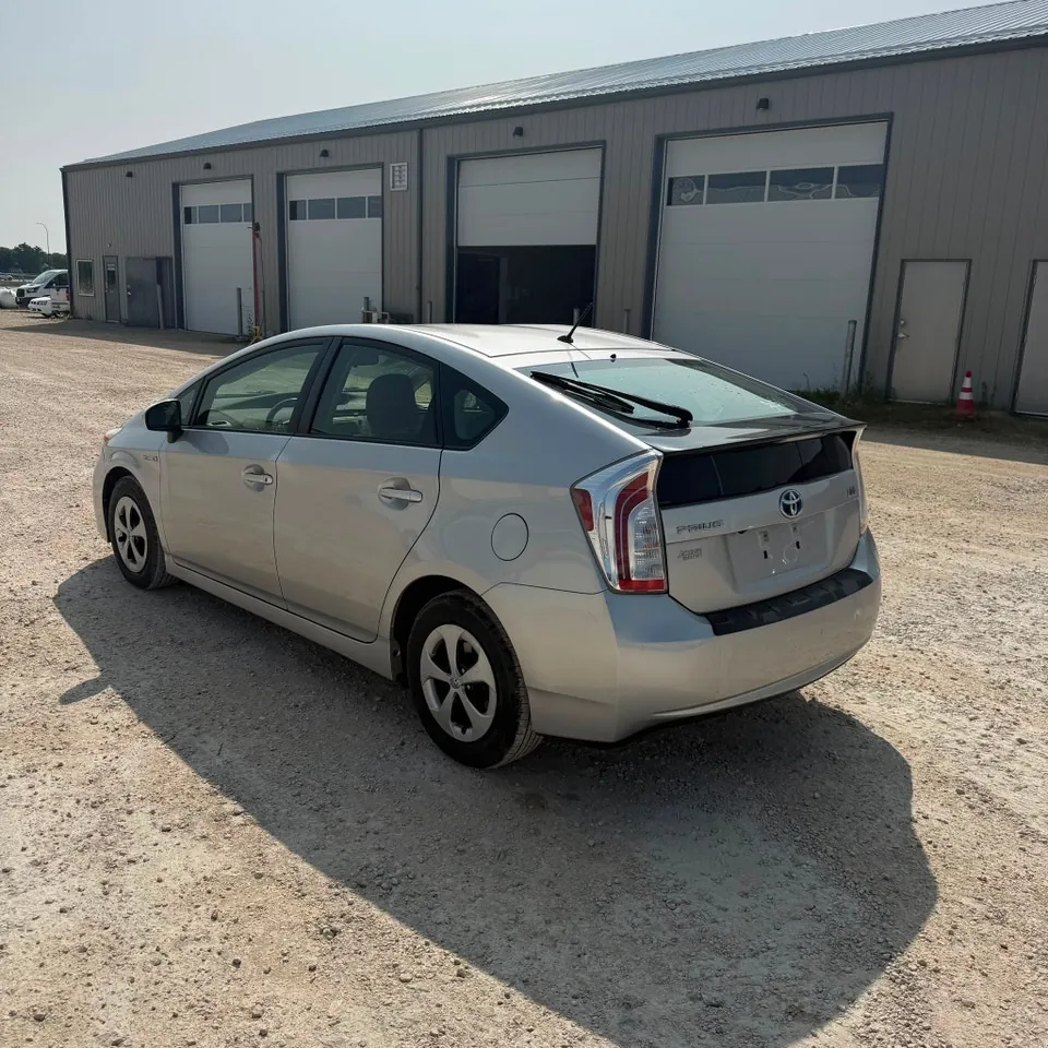 Toyota Prius 2015 photo 5
