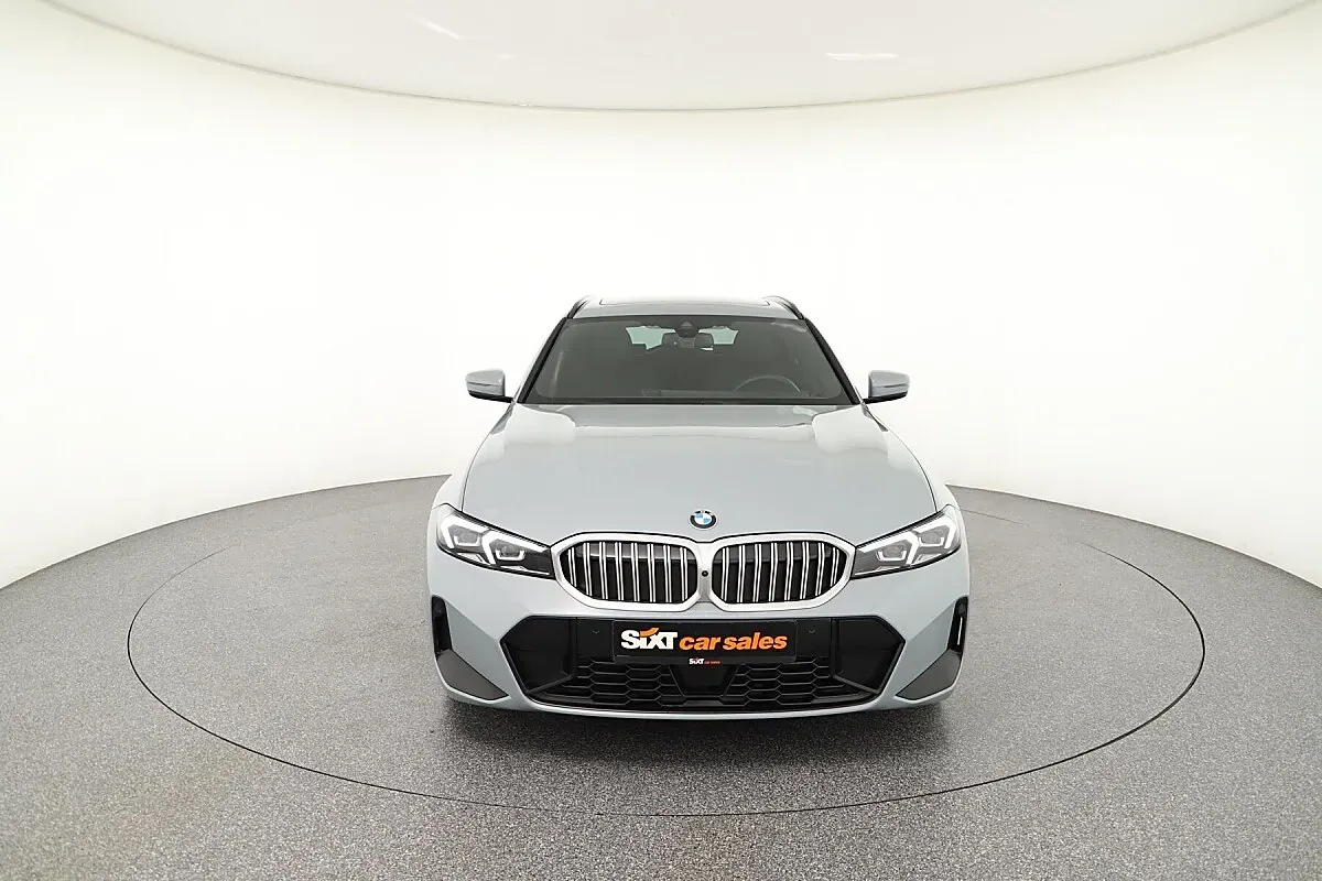 BMW 3 Series 2025 photo 2
