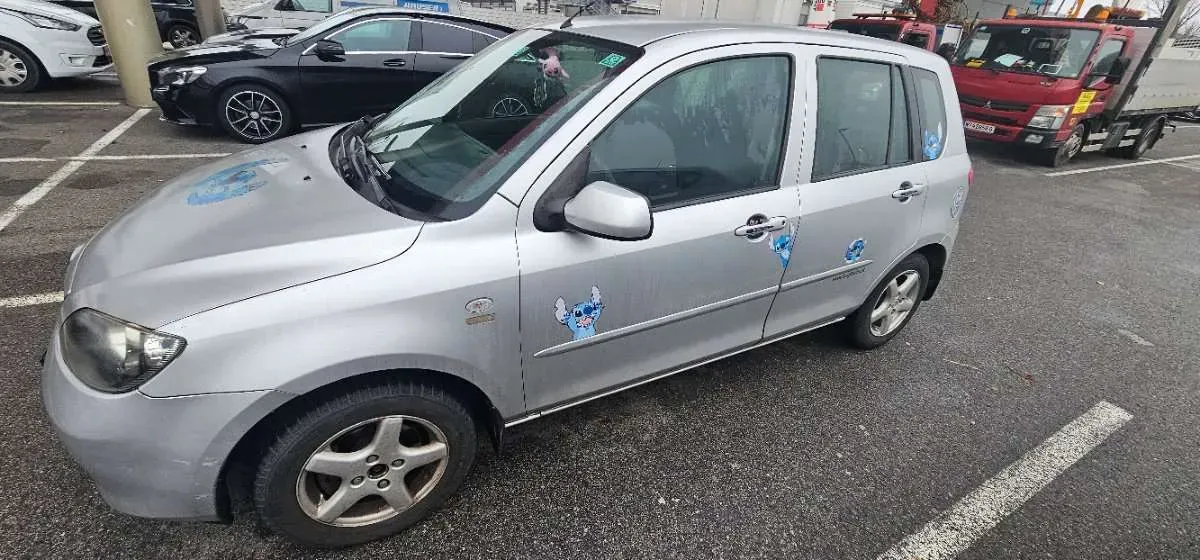 Mazda Mazda2 2006 photo 2