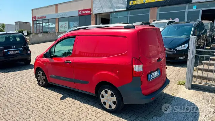 Ford Transit Courier 2019 photo 4