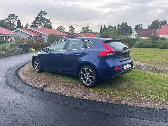 Volvo V40 2015 photo 2