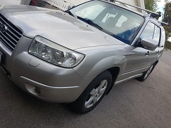 Subaru Forester 2006 photo 2