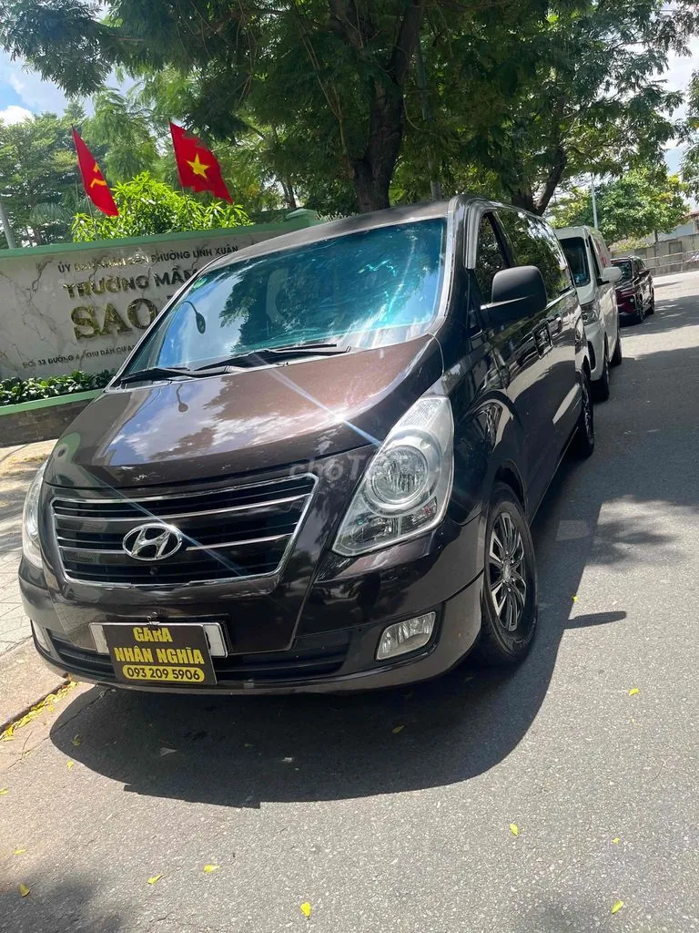 Hyundai Starex