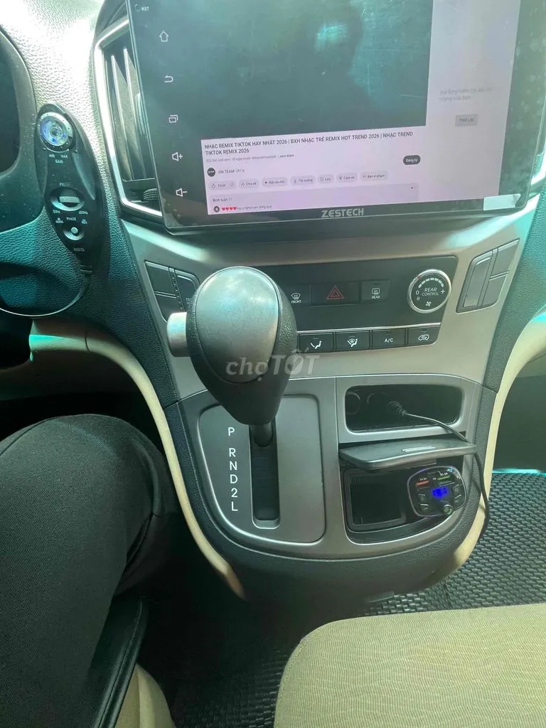 Hyundai Starex
