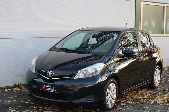 Toyota Yaris 2012 photo 2