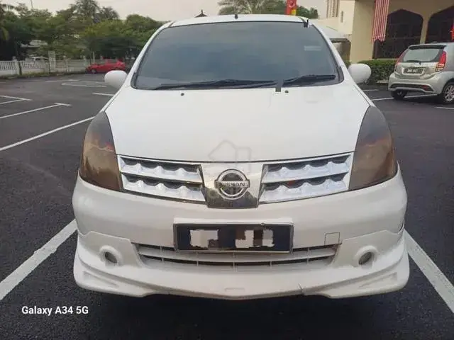 Nissan Grand Livina