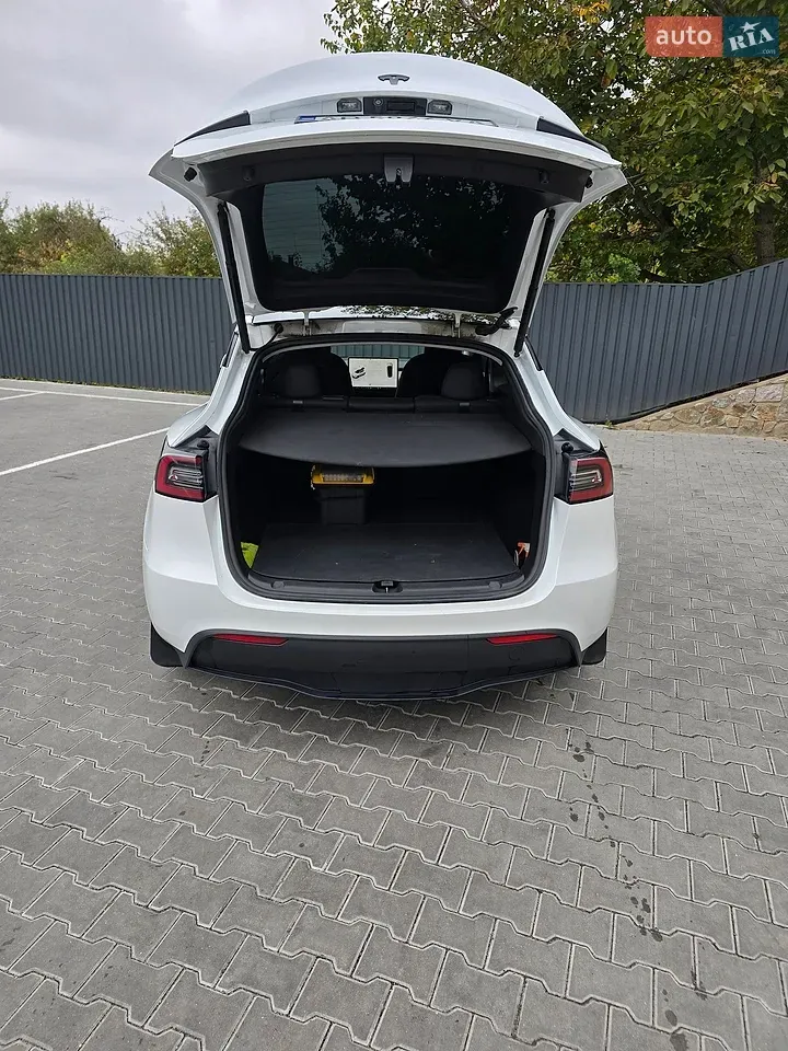 Tesla Model Y 2023 photo 5