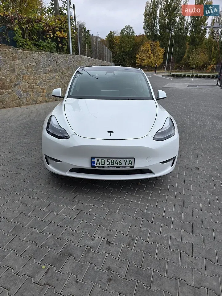 Tesla Model Y 2023 photo 4
