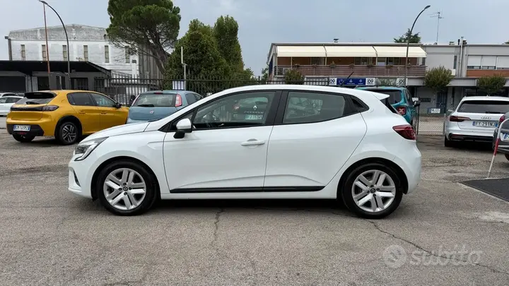 Renault Clio 2022 photo 2