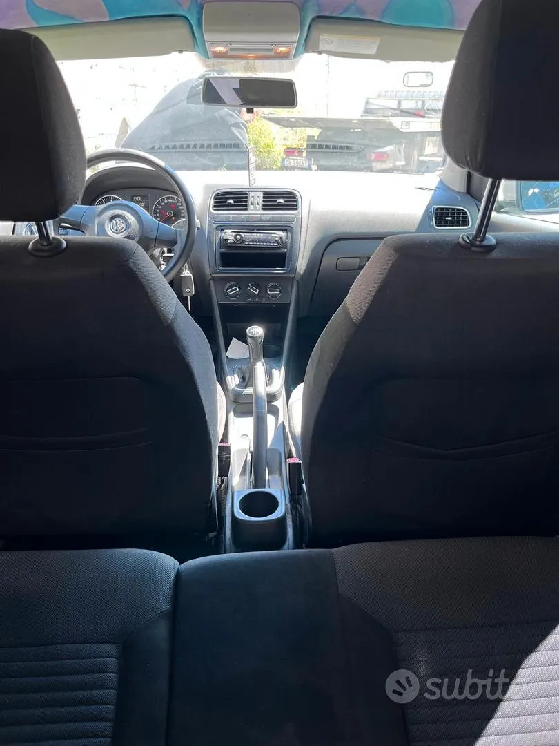 Volkswagen Polo 2011 photo 4