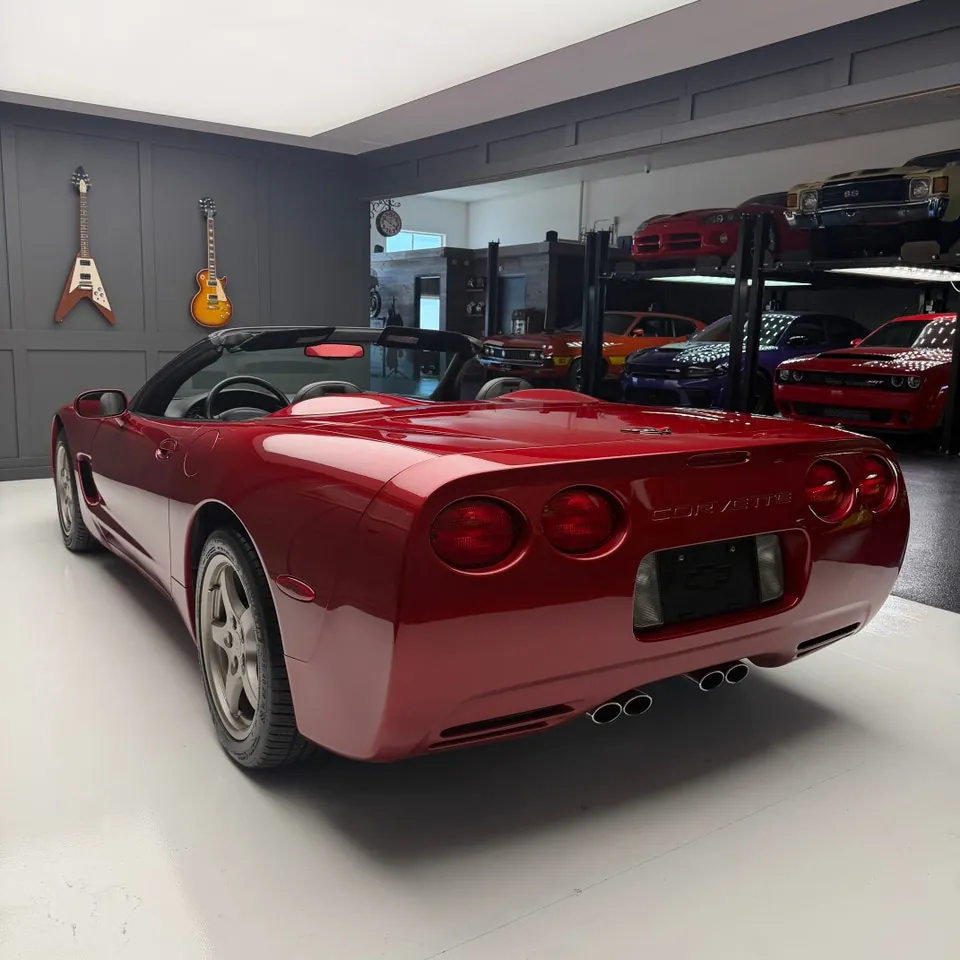 Chevrolet Corvette 2000 photo 3