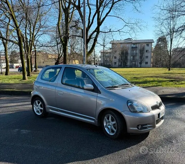 Toyota Yaris 2001 photo 4