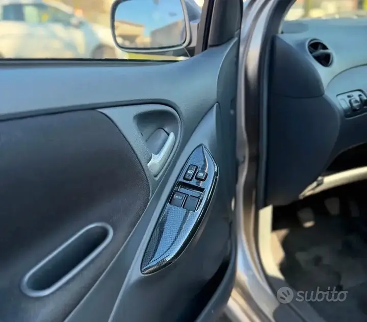 Toyota Yaris 2001 photo 5