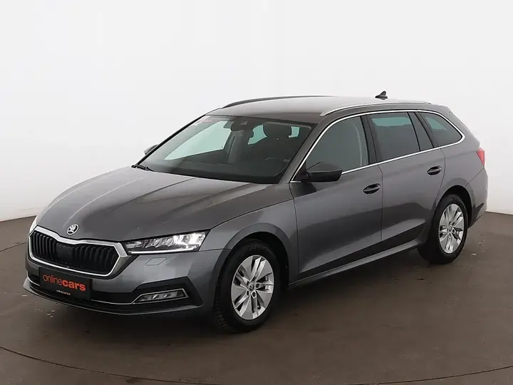 Skoda Octavia Combi 2023 photo 2